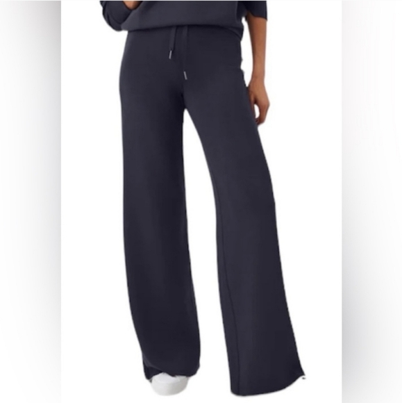 Spanx Airessentials Wide Leg Pants (petite inseam) - Picture 1 of 2
